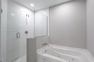 500 Brickell Ave, Miami, FL 33131 - Photo 27