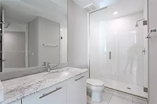 500 Brickell Ave, Miami, FL 33131 - Photo 11