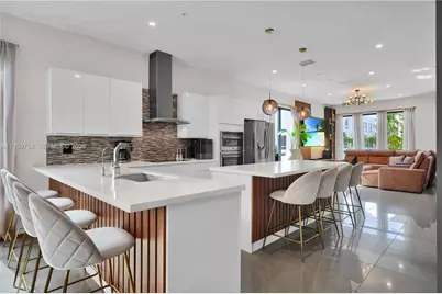 6611 NW 105th Ave, Doral, FL 33178 - Photo 11