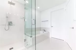 55 SW 9th St, Miami, FL 33130 - Photo 23