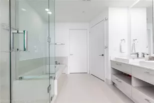 55 SW 9th St, Miami, FL 33130 - Photo 21
