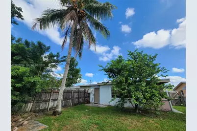 9438 SW 51st St, Cooper City, FL 33328 - Photo 5