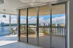 1000 W Island Blvd, Aventura, FL 33160 - Photo 17