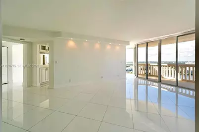 1000 W Island Blvd #2410, Aventura, FL 33160 - Photo 1