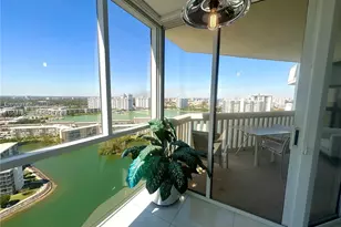1000 W Island Blvd, Aventura, FL 33160 - Photo 7