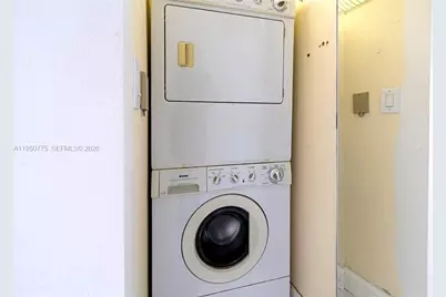 1000 W Island Blvd #2410, Aventura, FL 33160 - Photo 25