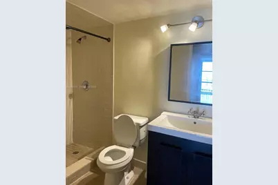 1000 Parkview Dr #926, Hallandale Beach, FL 33009 - Photo 7