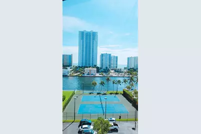 1000 Parkview Dr #926, Hallandale Beach, FL 33009 - Photo 3