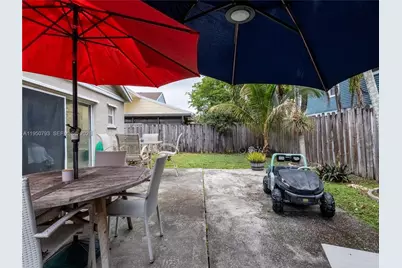 206 SW 159th Way, Sunrise, FL 33326 - Photo 37