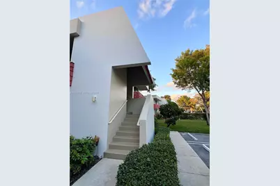 907 Cypress Ter #203, Pompano Beach, FL 33069 - Photo 23