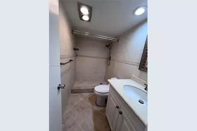 907 Cypress Ter #203, Pompano Beach, FL 33069 - Photo 15