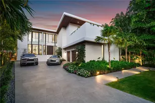 1417 N Venetian Way, Miami, FL 33139 - Photo 17