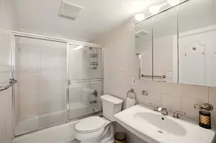 465 Ocean Dr, Miami Beach, FL 33139 - Photo 23
