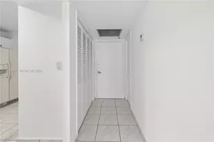 6039 Collins Ave, Miami Beach, FL 33140 - Photo 27