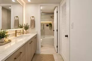 6039 Collins Ave, Miami Beach, FL 33140 - Photo 17