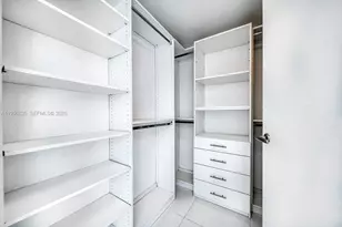 200 Biscayne Blvd Way, Miami, FL 33131 - Photo 9