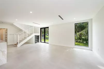 101 SW 25th Rd, Miami, FL 33129 - Photo 11