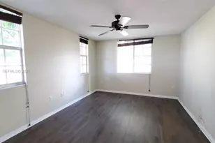 577 SW 111th Ln, Pembroke Pines, FL 33025 - Photo 9