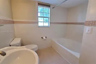 577 SW 111th Ln, Pembroke Pines, FL 33025 - Photo 13