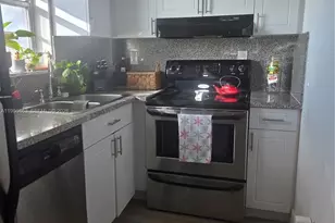 8889 Fontainebleau Blvd, Miami, FL 33172 - Photo 7