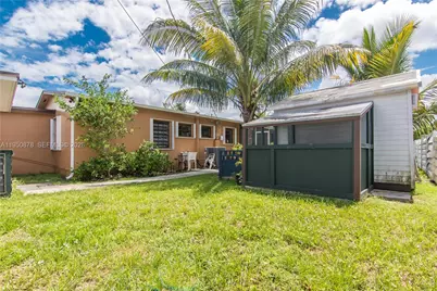 943 W 64th Pl, Hialeah, FL 33012 - Photo 25