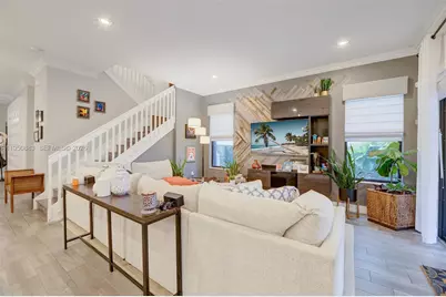 3338 W 97th Ter, Hialeah, FL 33018 - Photo 9