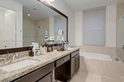 3338 W 97th Ter, Hialeah, FL 33018 - Photo 35