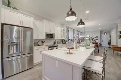 3338 W 97th Ter, Hialeah, FL 33018 - Photo 13