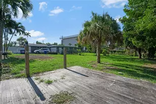 3303 NW 37th Ave, Lauderdale Lakes, FL 33309 - Photo 17