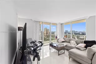 19501 W Country Club Dr, Aventura, FL 33180 - Photo 7