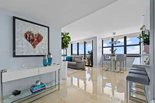 2555 Collins Ave, Miami Beach, FL 33140 - Photo 23