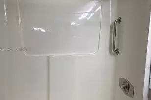 2121 Collier Ave, Fort Myers, FL 33901 - Photo 5