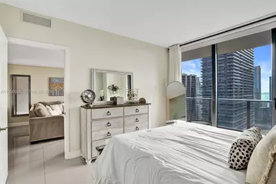 45 SW 9th St #4004, Miami, FL 33130 - Photo 11