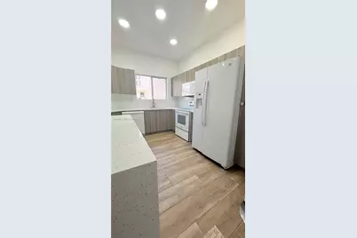 15825 SW 11th St #-, Pembroke Pines, FL 33027 - Photo 9