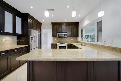 6931 Loch Ness Dr, Miami Lakes, FL 33014 - Photo 13