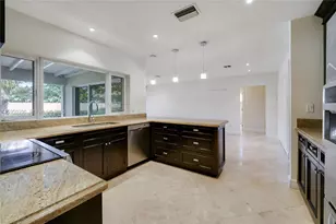 6931 Loch Ness Dr, Miami Lakes, FL 33014 - Photo 5