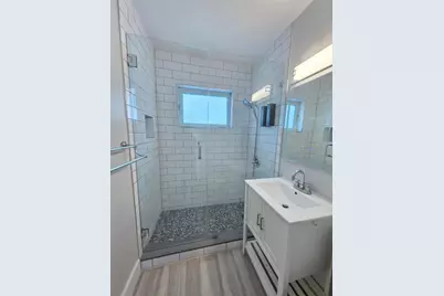 250 NE 42nd St, Oakland Park, FL 33334 - Photo 15