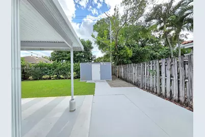 250 NE 42nd St, Oakland Park, FL 33334 - Photo 21