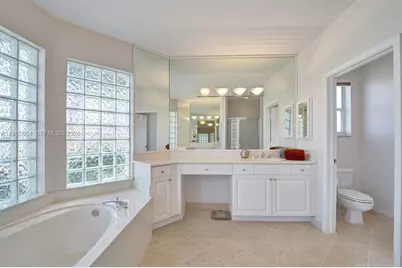 2533 Eagle Run Cir, Weston, FL 33327 - Photo 73