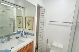 927 NW 106th Ave Cir, Miami, FL 33172 - Photo 15