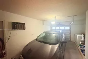 927 NW 106th Ave Cir, Miami, FL 33172 - Photo 17