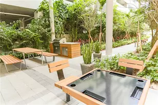 117 SW 10th St, Miami, FL 33130 - Photo 9