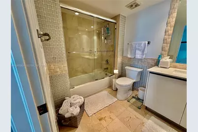 1800 N Bayshore Dr #1801, Miami, FL 33132 - Photo 47