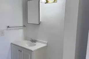 4495 NW 9th St, Miami, FL 33126 - Photo 15