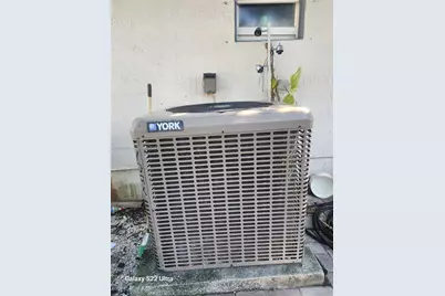 1747 NW 85th St, Miami, FL 33147 - Photo 7