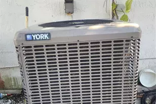 1747 NW 85th St, Miami, FL 33147 - Photo 7