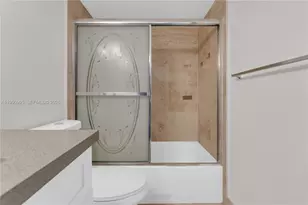 2945 NE 185th St, Aventura, FL 33180 - Photo 33