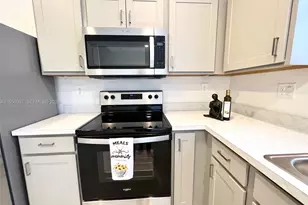 429 NE 12th St, Florida City, FL 33034 - Photo 3