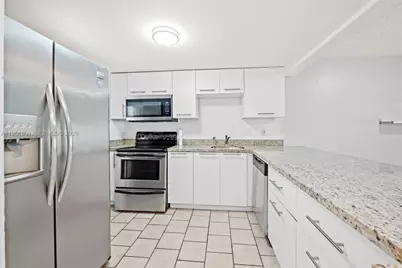 2302 S Cypress Bend Dr #210, Pompano Beach, FL 33069 - Photo 9