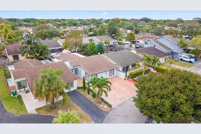 9798 SW 147th Pl, Miami, FL 33196 - Photo 17